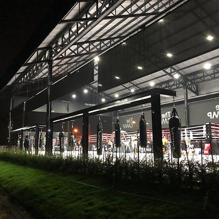 צ'יאנג מאי The Camp Muay Thai Resort And Academy מראה חיצוני תמונה